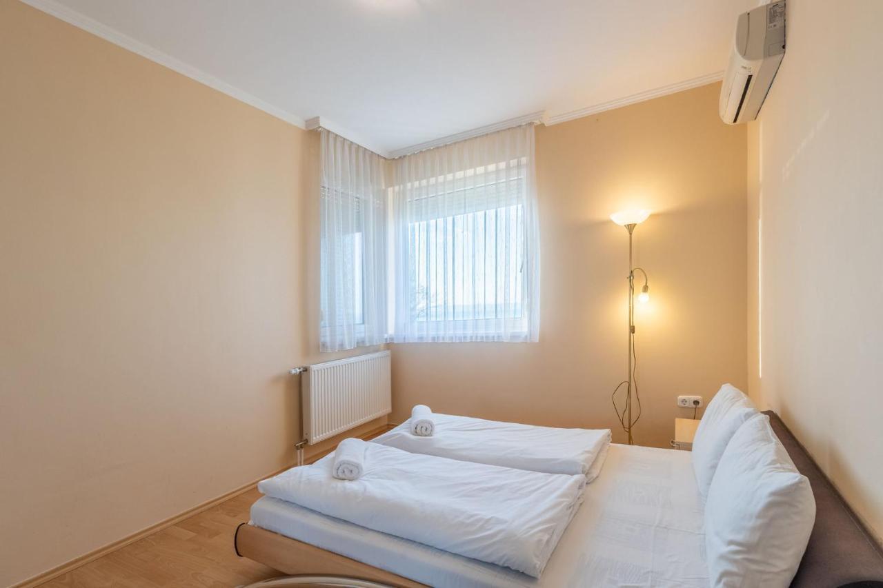 Kek Hullam Apartman By Bltn Apartment Siofok Exterior photo